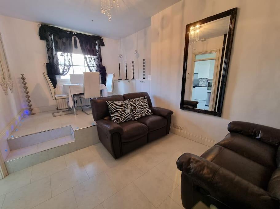 Beautiful Apartment In The Heart Of Rochester Rochester  Exteriér fotografie