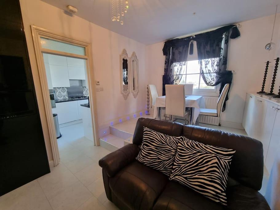 Beautiful Apartment In The Heart Of Rochester Rochester  Exteriér fotografie